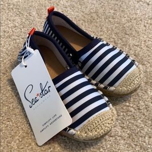 NWT Seastar water shoes size 9